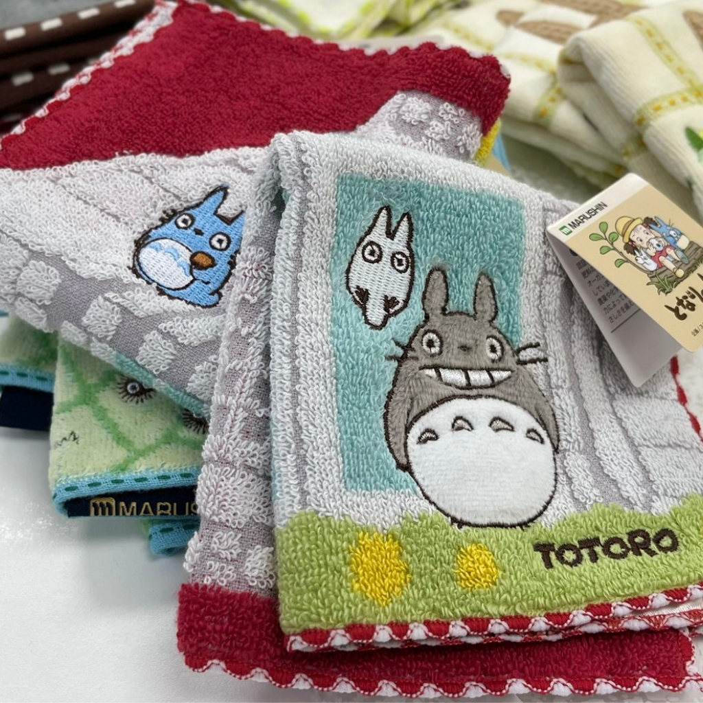 My Neighbor Totoro Mini Towel - Totoro in Front of the House